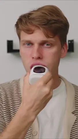 It's time to up your brushing game. Brush smarter with the Feno Smartbrush for a 20-second clean. #Feno #smartbrush #besttoothbrush #ubrush #oralhealth #oralcare