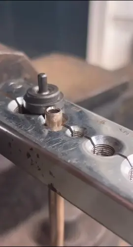 My mobile mechanic teaches you how to perform and make a double flare or a bubble flare brake line #brakes #brake #auto #autos #mechanic #mobilemechanic #autorepair #fixit #repair #fixit #fix #cartools #brakes #brakes  #brakeservice  #sparkplug 