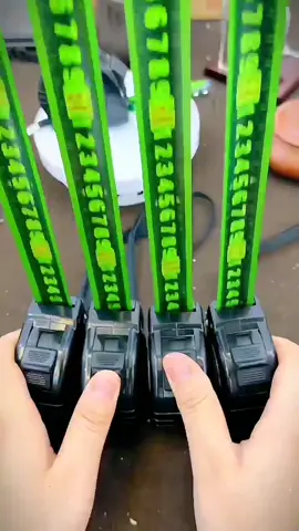 Feipu black gold tape measure, anti-fall, wear-resistant, thickening and hardening scale is accurate, workers and masters have said that # tape measure teaching # black gold carbon steel tape # tape # decoration # hardware tools#foryoupage #tiktok #fypシ゚viral #goodthing #foryou #tiktokshop 