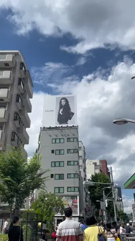 I SAW DANIELLE CELINE CAMPAIGN WHILE WALKING IN TOKYO SHIBUYA SO HAPPY TO SEE HER 😭💖✨ #celine #danielle #tokyo #shibuya #miyashitapark #billboard #newjeans @NewJeans 