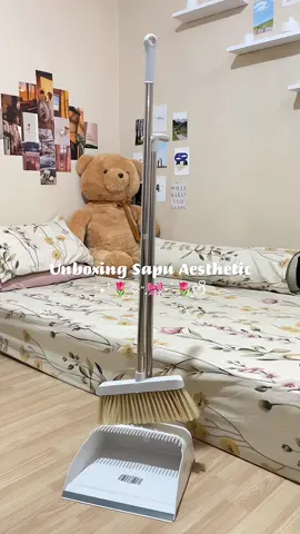 sapu aesthetic hemat tempat😍#kamaraesthetic #dekorasikamar #roomdecor #roommakeover #sapupengkiset 