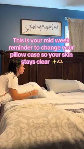 I wash my entire bedding every sunday, but since changing my pillow case every few days- I have noticed my acne isn’t as bad (: #bedding #fyp #acnefree #cleanface #cleansheets #cleaning #midweekreset 
