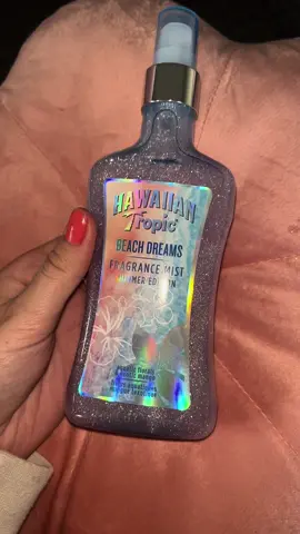 Most beautiful bodymist✨💗 link in bio unfortunately it’s not available in the USA😕 #hawaii #hawaiiantropic #glitter 