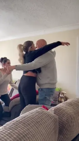 When your dad surprises you coming  home for good after working 20 years away, we would only get to see him a couple days a year when he came home to visit🥺 we now have our dad back for good this time🥺🥰😍♥️♥️♥️#fyp #foryou #family #fatherdaughter 