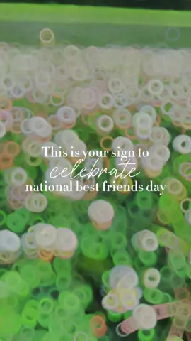 #bestfriendsday is this Saturday! And while I really consider all my friends my best friends, I couldn’t miss a chance to celebrate one of them with a little nature hike alongside our little explorers. @happyhabitatkc #Hiking #besties #BestFriends #petuniaambassador #mombag #diapersling #diaperbag #minimalistdiaperbag #minimalism #nature #freeactivity #joy @petuniapicklebottom is my diaper bag sling in the color Saddle. 
