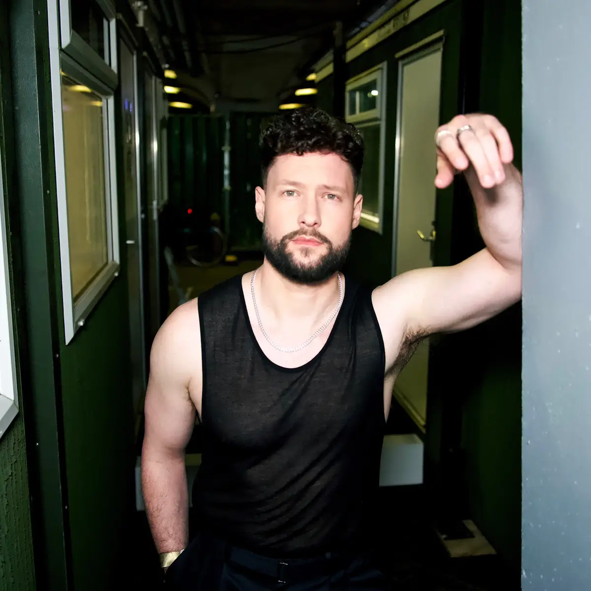 ☀️🔫😎 #calumscott #sunsout #toosexy #Summer 