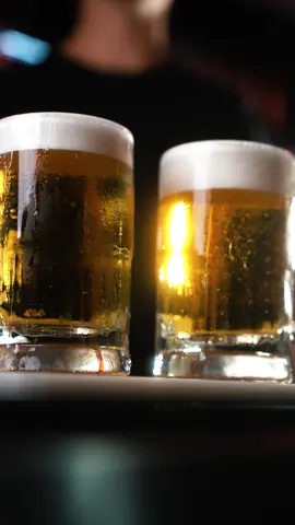LEMBRETE DO DIA: HOJE É DIA DE DOUBLE CHOPP! 🙌🏽 Você precisa daquela pausa na semana pra curtir um clássico Chopp Brahma da maneira mais tradicional, com uma legítima caneca congelada! 🍻 Muito mais saboroso e refrescante, do jeitinho que você merece! ☺️ Fica ainda melhor com as diversas opções de entradas e porções pra acompanhar o seu Chopp geladíssimo! 👌🏽 Vem aproveitar aqui no BFactory, quarta-feira funcionamos das 17h às 23h30! Ficamos Av. Padre Manuel da Nóbrega, 236 - Jardim, Santo André - SP! 🤎 #bfactory #chopp #brahma #quartafeira #americanfood #foodtiktok #double 