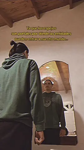 No digas esto frente a un espejo... #terroranalogico #analoghorror #Terror #longervideos #horrortok #fyp #Viral #miedoyterror #foryou #creepypasta #creepy #creepytok 