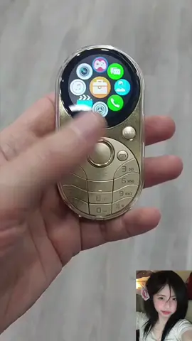 Queen Mobile tự hào giới thiệu chiếc điện thoại i15 mini đẳng cấp! 🔥🔥🔥 Thiết kế: Vỏ kim loại sang trọng, màn hình tròn 1.39 inch độc đáo, nhỏ gọn dễ dàng mang theo. 🍀🍀 Cấu hình: 2 SIM 2 sóng, hỗ trợ kết nối 2G ổn định. Tính năng: Nghe gọi, nhắn tin, nghe nhạc, xem video,... đáp ứng mọi nhu cầu cơ bản. ❤️ Chất lượng: Sản phẩm chính hãng, bảo hành uy tín tại Queen Mobile. Địa chỉ: 287 đường 3/2 phường 10 quận 10 TP HCM. Hotline: 0906849968 Website: https://queenmobile.vn Facebook: https://facebook.com/queenmobile.net #QueenMobile #i15mini #dienthoaichinhhang #dienthoaidocla #dienthoacaocap #congnghemoinhat #uytinchatluong #hotline0906849968