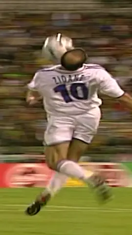 Zizou y sus controles 😍⚽ #Futbol #Vintage #Zidane #Francia 