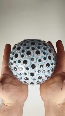 Red balloon appears for satisfaction 🤯 #satisfying #asmr #oddlysatisfying 