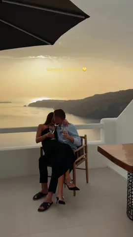 Sunsets with you 💛 @cavotagoosantorini   #couplegoals #travelcouple #OOTD #ootn #sunset #fitcheck #couplesfitcheck 