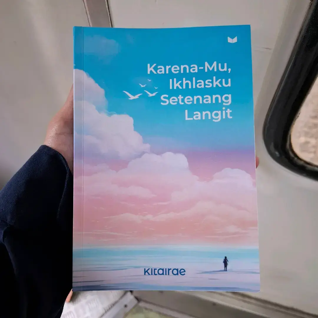 Apa yang paling menyesakkan dalam hidup? Ketika dahulu kamu pernah dekat dengan Tuhanmu, tapi sekarang kamu seakan kehilangan arah menjauh dari-Nya. #kitairae #mood #quoteindonesia #katakata #capek #nyerah #fyp #quotes #sad #islam #hijrah 