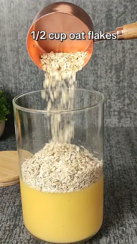 Mango overnight oats | Meal prepare for breakfast 🥭 #breakfastideas #highprotein #healthyrecipes #overnightoats Ingredients: 200 g fresh or frozen mango 1 cup coconut milk 1 Table spoon maple syrup/ honey 1/2 cup oat flakes 2 Tablespoon Chia seeds 1 Tablespoon coconut flakes Mix well. store in jar or container keep in fridge for 3 hours the best is overnight. prepare meal for breakfast transfer in serving glass Toppings: fresh mango mint leaves. Enjoy✨🩷