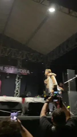 Moment yang sangat langka 🌻 @REBELLIONROSE! X jrxsid  #akulahpelurucinta #rebellionrose #cmrdslmg #terimakasihrebellionrose #hanyacintayangdapattumbuhdisini #tebingcafelamongan 