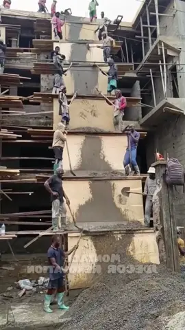 Hoe the pyramids were built. #concrete #construction #architecture #design #beton #engineering #concretedesign #civilengineering #civil #concreteconstruction #contractor #architect  #concretelife #cement #steel #engineer #constructionlife #civilengineer #concreto #engenhariacivil #engenharia #construccion #bridge #projeto 