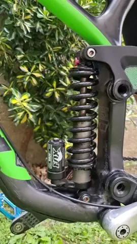 Downhill Bike Check 2014 Kona Operator . . . . #fullsuspension #fix #fyp #bike #mountainbike #fahrad #asmr #enduro #howto #bmx #bikelife #chain #restoration #hack #shimano #fox #specialized #demo #downhill #boxxer #overhaul #fabio #sampilgrim #parktool #bikecheck #check #kona 