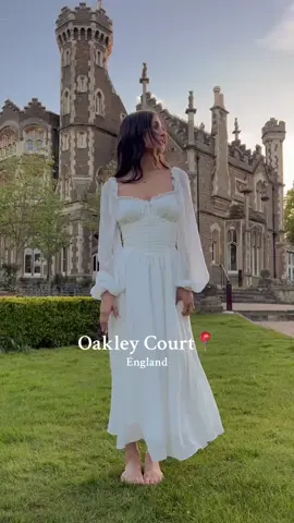 Save this reel for when you’re visiting London! We stayed here for the night and it was the most beautiful place I’ve ever been. #oakleycourt #england #uk #castle #princess #travel #europe #couple 