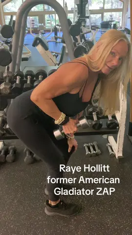 Four-In-1 delt/back/lat/tricep… feel the burn baby and don’t forget the other side 💪🏽 #zapp #strongwomen 