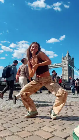 Needed to do some public dances in London while working on some music here 🔥🔥 