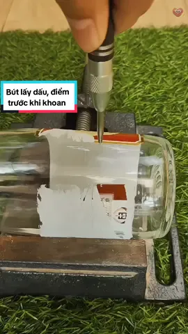 Bút lấy dấu, lấy điểm trước khi khoan, giúp thao tác khoan được chính xác và tránh tình trạng bị trượt khi khoan, phần mũi làm bằng thép s2 cứng cáp, phần thân làm bằng hộp kim nhôm chắc chắn, bác nào cần thì có thể tham khảo nhé, cảm ơn các bác #butlaydau #butlaydaumuc #xh  #maykhoan #muikhoan #khoan #xuhuong #khoansat #xuhuong