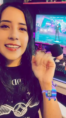 Ven al stream 💜 Platícame qué tal tu día y bullea a la peor jugadora de Fortnite (yo) jajaja 🎮 #fortnite #stream #streamerpequeño #twitch #follow 
