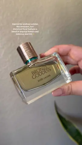 @Estée Lauder Bronze Goddess 🍨💛 #giftedbyesteelauder #giftedbyestéelauder #vanillaperfume  #vanillascents #vanillafragrance #bronzegoddess #esteelauder #cultclassic #showusyoursexy #showusyoursultry #showusyoursummer  