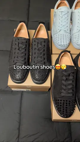 Louboutin shoes😍 #louboutinshoes #redbottoms #shoes #suelaroja #parati #parami #fypage #viral #zapatoslujosos #alucines #alucines📿🧿🙈 #alucines🤑📿 #alucinfit #1luxshoe 
