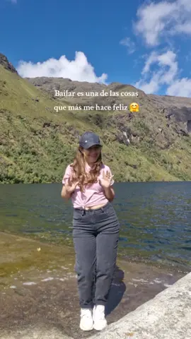 Bailar me hace feliz 🤗🥰 #dance #turismo #huánuco #santa #rawalejandro #peru #tiktok 