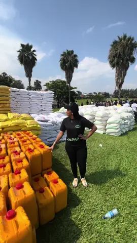 Jour 4 / Day 4  Grande distribution à Himbi.. de tout coeur avec nos mamans❤️ Faites un don au +243976182773 #goma #rdc 