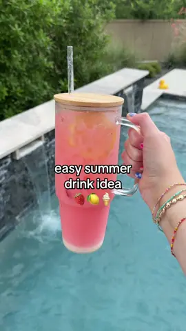 this drink is so easy and so yummy!🍋🍦🍓 #summerdrink #summerdrinks #drinkrecipe #drinkrecipes #poolday #drinkideas 