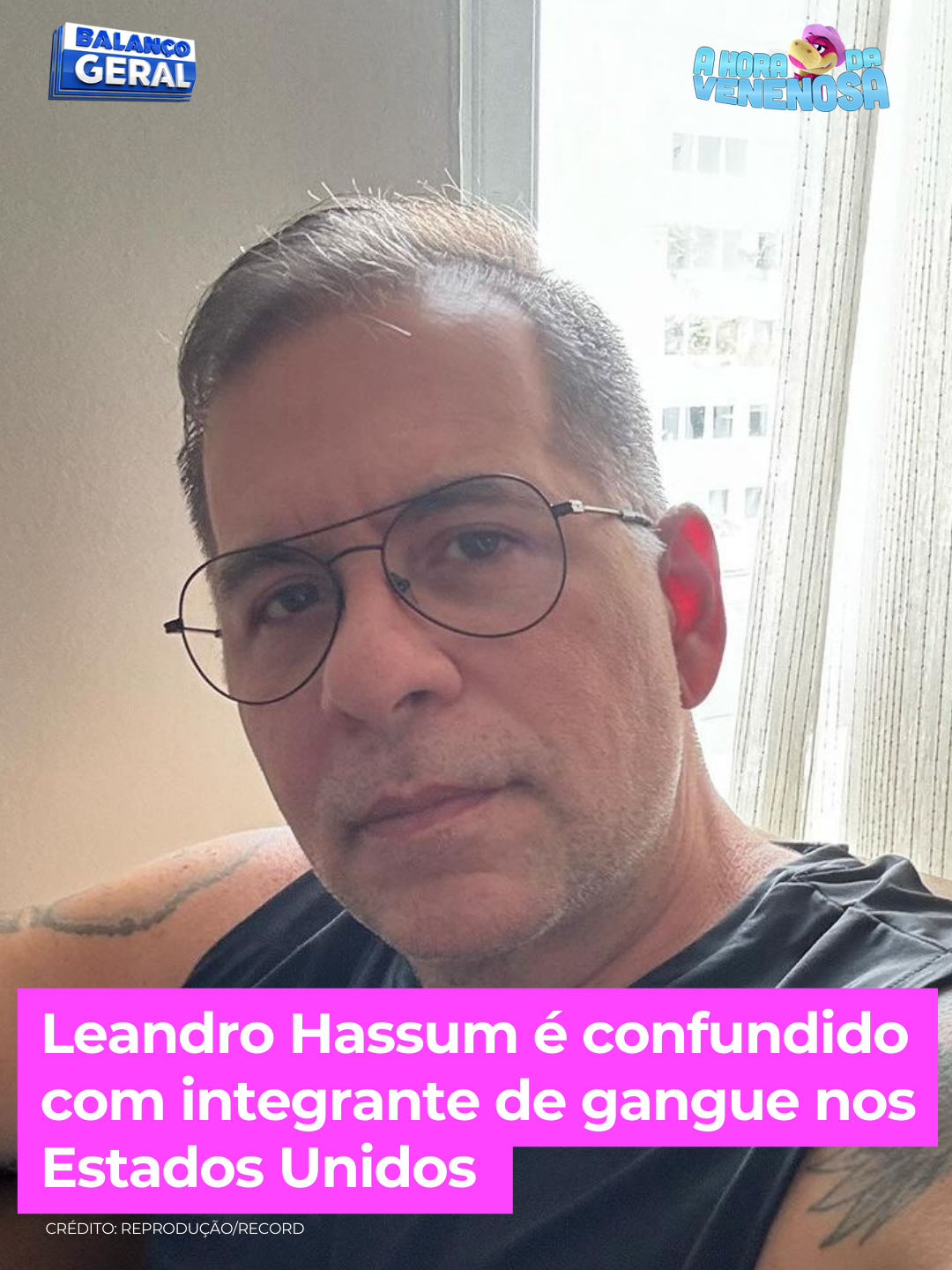 Susto! Leandro Hassum foi confundido com integrante de uma gangue nos EUA. O humorista contou que foi até uma espécie de agência dos Correios, onde ele mora, para devolver uma compra que fez pela internet. Assim que entrou no local, um funcionário começou a gritar mandando ele embora. Hassum ficou assustado e morrendo de medo. Depois de muito bate-boca, um outro funcionário percebeu que era um engano. Ele foi confundido por causa de uma tatuagem. Olha só! #AHoraDaVenenosa #BalançoGeral #famosos #leandrohassun #confusao #gangue #estadosunidos