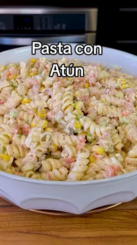 Pasta Fria con Atún Tuna Salad Recipe 😋 With the kids off school, you need quick and easy meals! You have to try this Pasta Fría con Atún, perfect for lazy summer days. PASTA ENSALADA FRIA INGREDIENTS: ► 8 cups of water ► Some salt ► 1 lb. rotini pasta ► 15oz canned corn ► 5oz celery ► 2 roma tomatoes ► 3 oz green onion ► 5 oz pickled jalapeños ► 5 oz pickled carrots ► 15 oz tuna ► 4 tbsp mayonnaise (or greek yogurt) ► 1 tbsp mustard ► Salt and pepper to taste #foryoupage #foryou #parati #EasyRecipe #recetas #recetafacil #mexicanfood #atun #tuna #tunasalad #ensaladadeatun #pastaconatun #pastafria #ensaladadepasta 