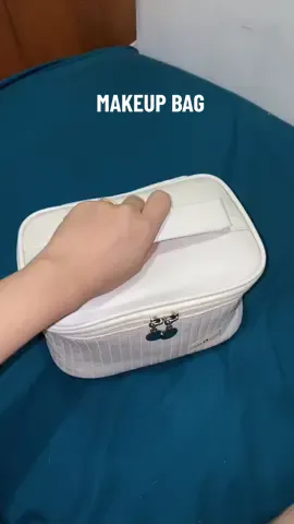 Ang ganda nito infairness!! Dami na rin malalagay ❤️ #makeupbag #makeupstoragebag #makeuppouch 