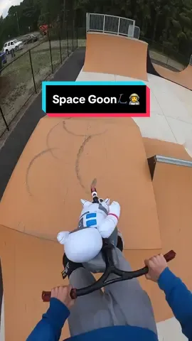 Space Goon got dizzy👨‍🚀😢 #scooter #fyp #professional #XGames #crazy #insane #xyzabc #scoot #skating #skate 