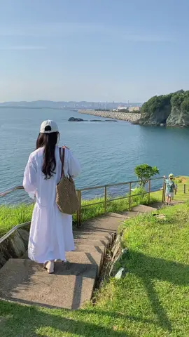 #bandokogarden #wakayama  Địa điểm ngắm hoàng hôn ngắm cảnh biển siêu đẹp với 3 góc nhìn, bên dưới có bãi đá để chụp ảnh sống ảo 🥰 Từ  Osaka Namba chỉ cần bắt tàu đi thẳng đến Wakayamashi và 1 tuyến xe buýt là tới 💞