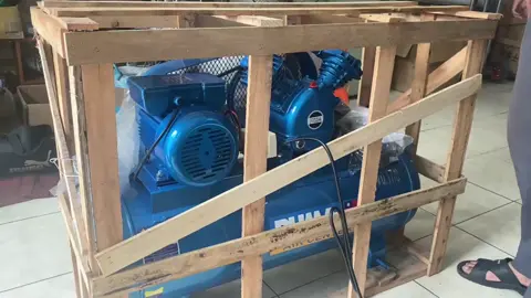 Test tốc độ lên hơi máy 70L cho anh khách đến từ Bắc Giang. Máy mới nguyên đai nguyên kiện. Các bác mua hàng liên hệ 0964185392 - 0816554558 (zalo/tell) #maynenkhikhongdau #maynenkhi #máynénkhí #máynénhơi #maynenhoi #maynenkhipuma