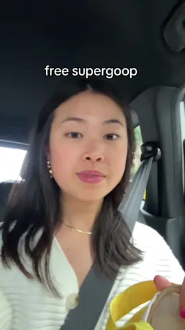 i like free things also this is so chaotic bc im in an uber lol @Supergoop #supergoop #unboxing #sunscreen #spf #haul #toronto #torontolife #Lifestyle #influencer 