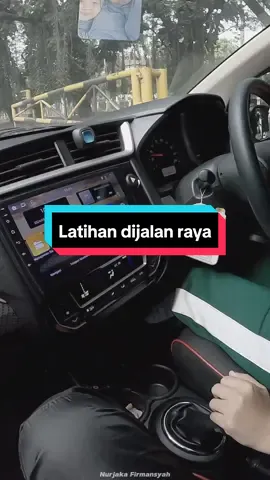 JANGAN BENGONG ‼️ Hal yang harus diperhatikan saat nyetir mobil dijalan raya - Tutorial mengemudi mobil manual #kursusmengemudi #mobilmanual #kursusmengemudimobil #fyp #tutorialmobil 