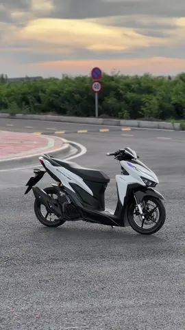 Nốt clip này lên full trắng ánh kim nha ae 🗿 #vario125 #click125i 