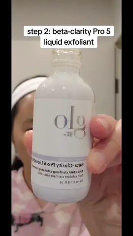 Clearing them stubborn hormonal acne with this @Glo Skin Beauty✨ routine. As barrier repair is normally my main concern, I wouldn't use this daily. The cleanser is gentle enough to use daily and I use the moisturizer at night on areas that require treatment but once in a while when I need a deeper treatment, I'll use this routine. Please note it's best to consult a professional for the best results. #eczema #acne #hormonalacne #clearskin #skintok #gloskin #gifted @Susanlilianmakeup 