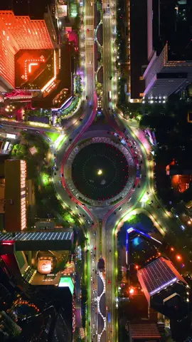 Jakarta City Night 🌃🇮🇩 Malam Minggu pada kemana nih 🤣  🔘 🔘 🔘 📍🌐 Bundaran HI , Jakarta . 🎥 : dji Mavic 3 Pro #aerial #aerialview #aerialphotography #dji #djiindonesia #djiglobal #djimavic3pro #djiair3 #drone #cityscape  #indonesia #jakarta #fyp 