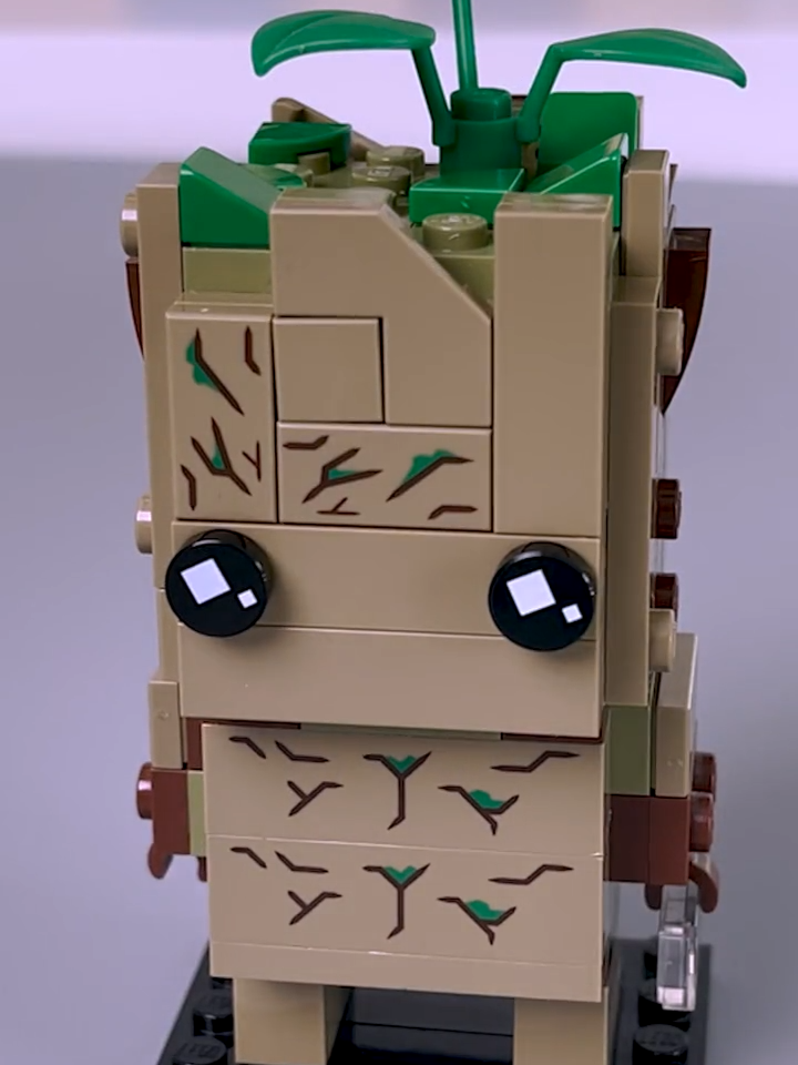 LEGO® Brickheadz Groot 41626 Embark on a Guardians of the Galaxy symphony with this mesmerizing speed build of the LEGO Brickheadz Groot