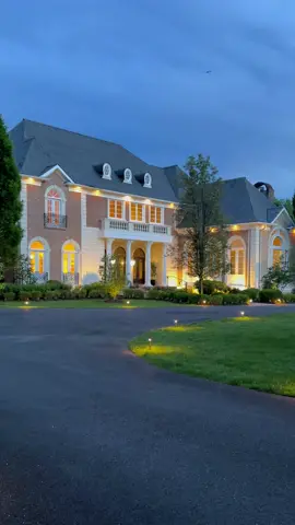 This palatial Potomac manor could be yours for $4,995,000. #maryland #mansion #luxuryrealestate 