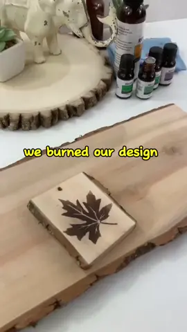 How to easily make an Awesome Car Hanger 👇🏻 Take a slice of maple wood, which easily absorbs essential oils. Draw any design you like and burn it into the wood using the Scorch Marker. Then, soak the wood slice in your favorite essential oil. And Voilà! You now have an amazing car hanger that not only looks great but also smells fantastic for day ❤️