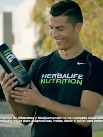 Descubre Rebuild Strength nutrición deportiva. ¡El secreto de los campeones! como  Cristiano Ronaldo.  🎯 ¿Te cuesta recuperarte después del ejercicio? 💪😫 La fatiga post-entrenamiento puede limitar tu progreso. 😔💤 No dejes que el cansancio frene tus objetivos. 🔝✨ ¡Potencia tu recuperación! Con Rebuild Strength de Herbalife, igual que Cristiano Ronaldo, recupera tu energía y maximiza tu rendimiento. 💥⚽️ ¡Únete a los campeones! 💪💥 Prueba Rebuild Strength y lleva tu entrenamiento al máximo nivel. 🌟🔝 #nutriciondeportiva #RebuildStrength #cristianoronaldo7 #Recuperación #entrenamientofisico #ejercicios #actividadfisica #gimnasio #gym #masamusculara #deportista #10k? #maraton #montañismo #nutricionsaludable