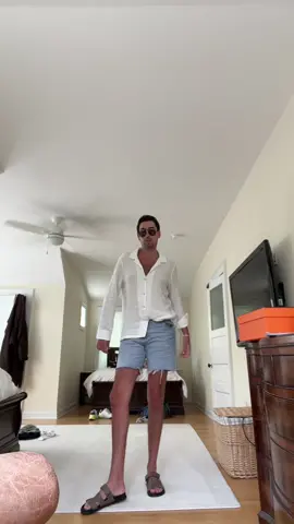 my legs??? bye Shirt- @ragandbone  Shorts- @Levi’s  #OOTD #outfit #mensfashion 
