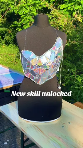 Queen of trash  #fairy #fairycore #cyberfairy #upcycling #cd #upcyclingfashion #corset #jewelery 