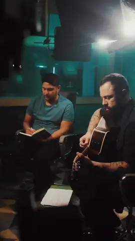 quantas chances desperdícei, quando o que eu mais queria era provar pra todos, que eu não precisava provar nada pra ninguém.... #quasesemquerer #musica #jorgeemateus #status #legenda #legiaourbana #linda 