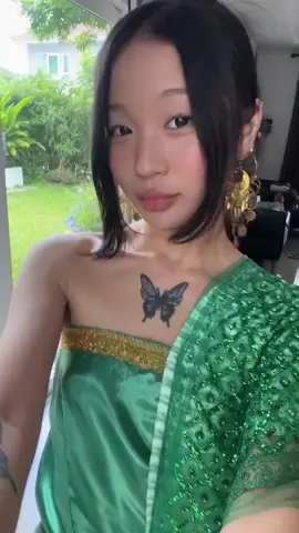 First time trying on traditional Thai clothes🥰#fypppppp 